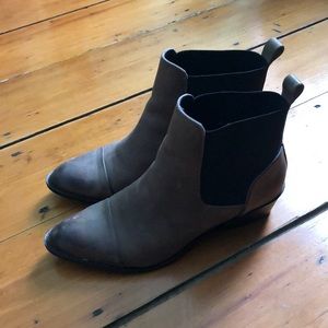 Dolce Vita Chelsea Booties size 8